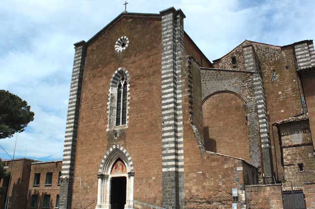 Fiori e luci alle finestre, San Domenico celebra la Madonna della Mercede