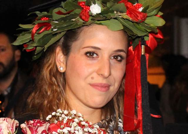 Confetti rossi per Alessandra Polleggioni, prima laureata in Informatica Umanistica dell'Orvietano