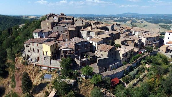 "Vineando", tre giorni di degustazioni fino a "La Domenica del Borgo"