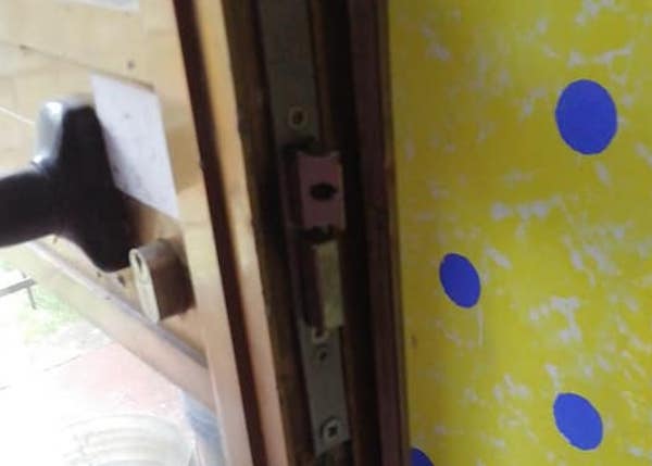 Forzata la porta di ingresso dell'ex Centro Giovani
