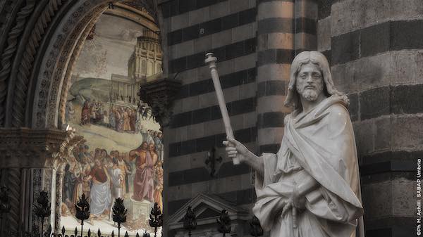 Le sculture degli Apostoli e dei Santi Protettori di Orvieto