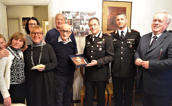 L'Arma festeggia il centesimo compleanno dell'appuntato in congedo