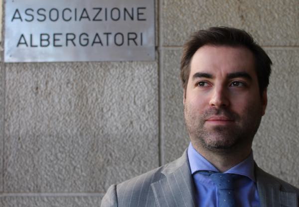 Federalberghi: "I flussi turistici non si regolano con le multe"