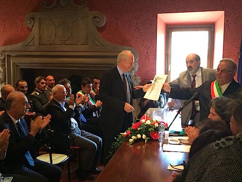 Il prefetto Bellesini è cittadino onorario di Baschi. Il sindaco: "Riferimento per la comunità"