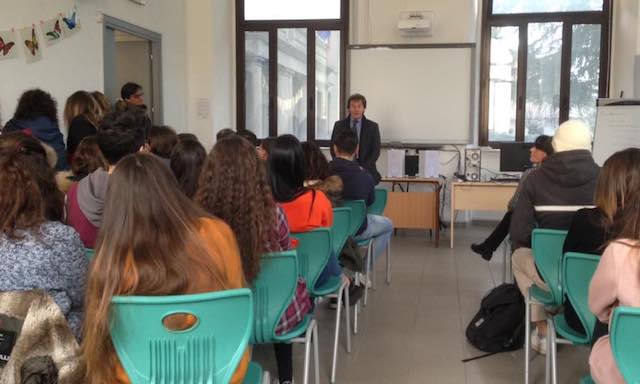 Bigiotti racconta il successo turistico di Civita agli studenti del "Paolo Savi"