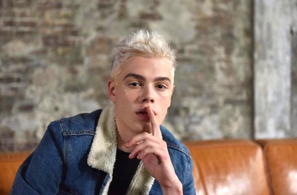 Firmacopie a Porta d'Orvieto, il rapper Biondo mostra il suo "Ego"