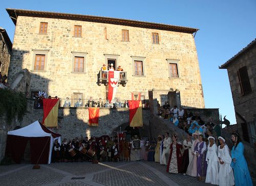Il Palio del Condottiero apre le giornate medioevali di "Bolsena 1328"