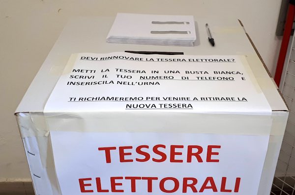 Le modalità per il rinnovo delle tessere elettorali in vista del referendum