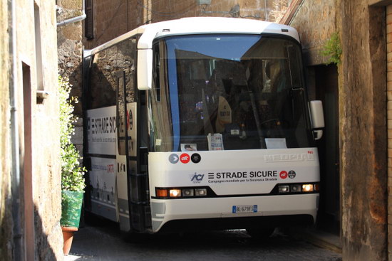 Torna la tariffa agevolata per i bus turistici che effettuano il carico-scarico 