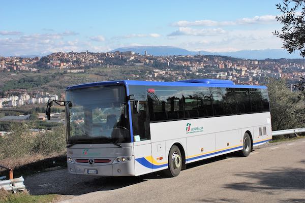 "Da lunedì 98 autobus in più per gli studenti dell'Umbria"