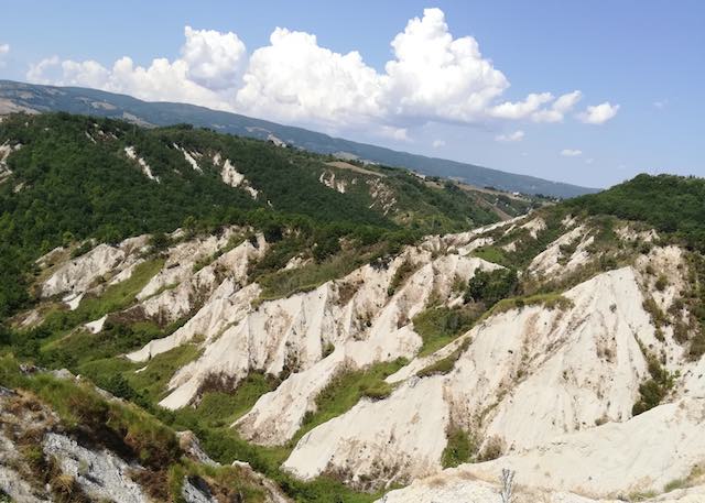"Il Riccio" chiede più rispetto per il paesaggio calanchivo dell'Umbria