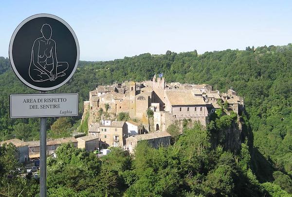 "I Luoghi del Sentire". Lughia inserisce Calcata nel progetto itinerante