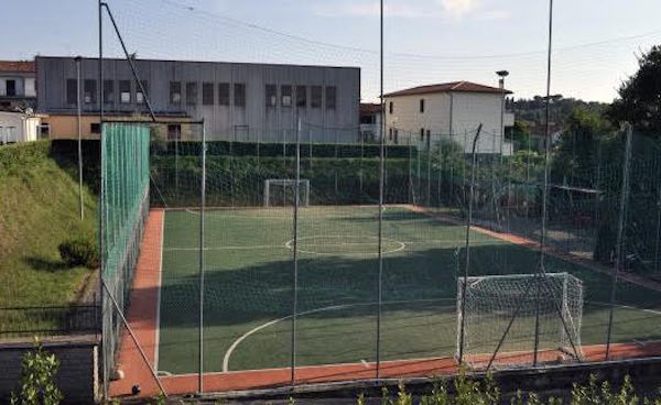 Campo da calcetto gratutito per i ragazzi del paese