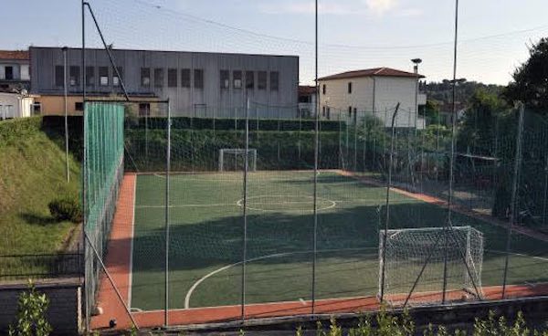 Campo da calcetto gratutito per i ragazzi del paese