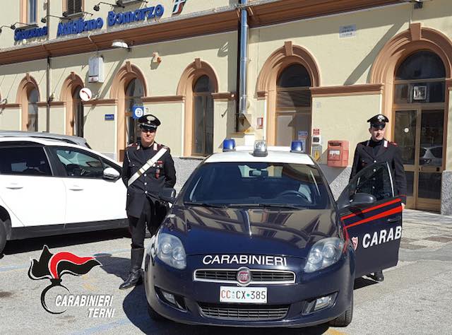 Aggredisce una studentessa alla stazione, arrestato per violenza sessuale dai carabinieri 