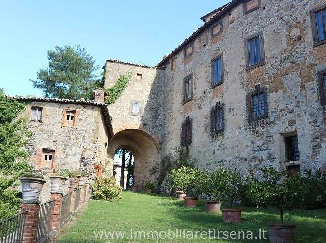 In vendita parte del maniero di Castel Viscardo