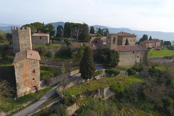 Castello di Mongiovino Vecchio, la raccolta fondi prosegue online