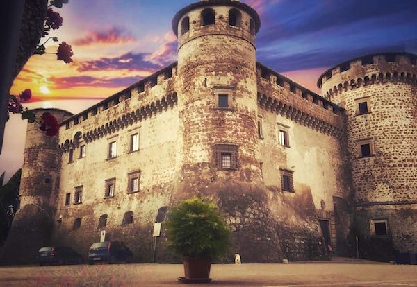 Riapre le porte Castello Orsini. Visite nel weekend con il narratore di comunità
