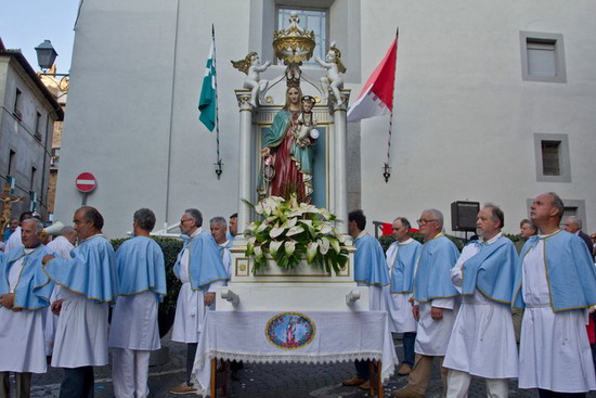 Quartiere medievale in festa per la Madonna della Cava