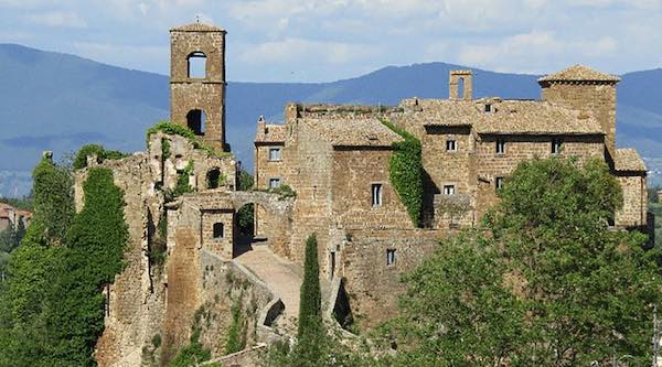 "Homo Faber", ancora una passeggiata-spettacolo nel Borgo Fantasma