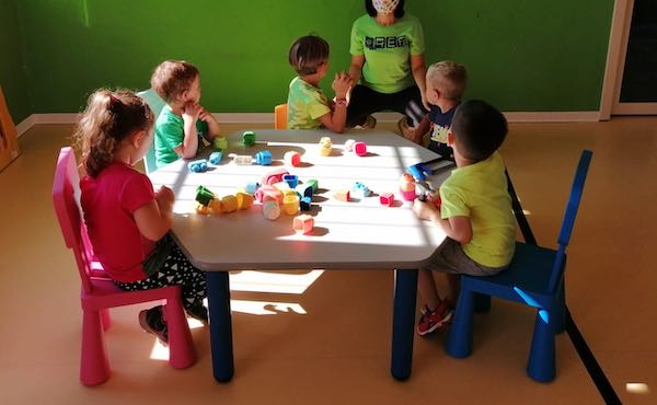 Nuovo centro ricreativo estivo gratuito per i bambini della scuola primaria