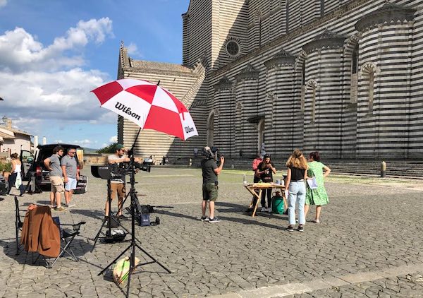 Sulla Rupe le telecamere di Channel 4. Si registra "A Taste of Italy" con Nisha Katona