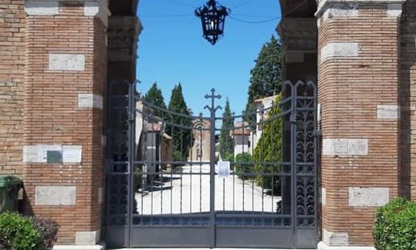 A Todi cimiteri chiusi fino a Pasqua per evitare possibili assembramenti 