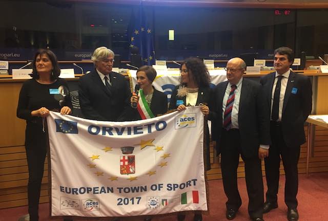 Orvieto riceve al Parlamento Europeo di Bruxelles il riconoscimento internazionale di "Comune Europeo dello Sport 2017"