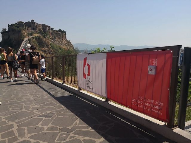 "Civita luogo del pensare", in piazza San Donato Crepet, Bisti, Brunello, Bevilacqua e Mirabella