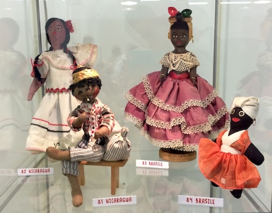 Inaugurata la donazione Marconi. Oltre cento bambole dal mondo trovano casa in biblioteca