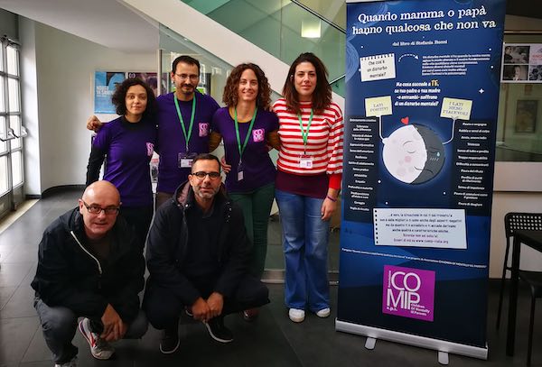 "Quando a prendersi cura dell'altro è il figlio: l'arteterapia per dare voce all'indicibile svelando l'invisibile"