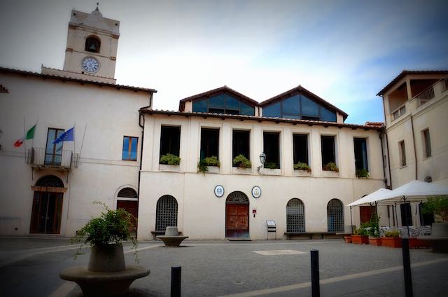 Abbandono rifiuti sul territorio comunale, elevate sanzioni con le foto-trappole