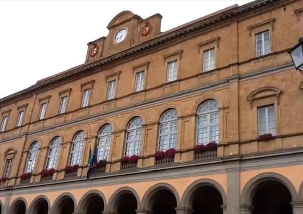 Nuova ordinanza sui funerali. Inizia la distribuzione delle mascherine