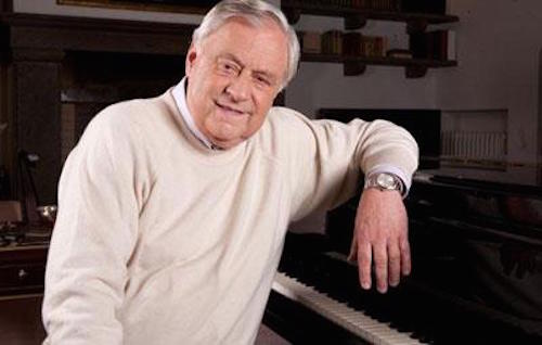 Su WhatsApp i brani al pianoforte dell'ex sindaco Toni Concina