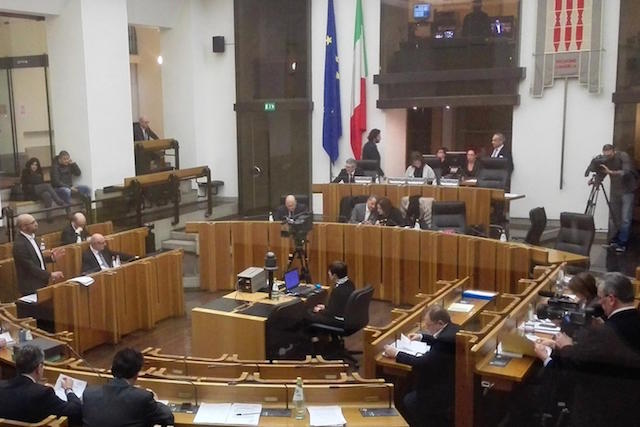 Crisi in Regione, è pareggio sul voto della sospensione di Orlandi