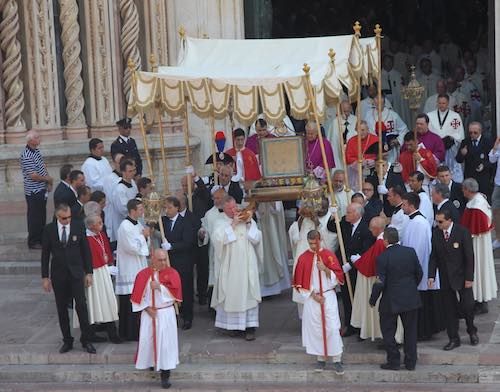 Il cardinale Kasper a Orvieto: "Eucarestia, sentimento della misericordia"