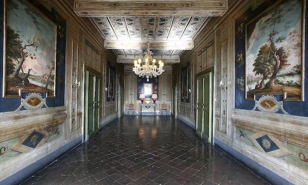 Visite a Palazzo Cozza Caposavi, nelle sale affrescate dove è passata la Storia