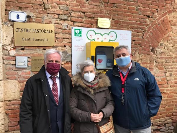 Un defibrillatore in Largo della Vittoria in memoria di Vinicio Macchioni