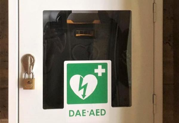 "La scuola ci sta a cuore". Pesca di beneficenza per l'acquisto di un defibrillatore