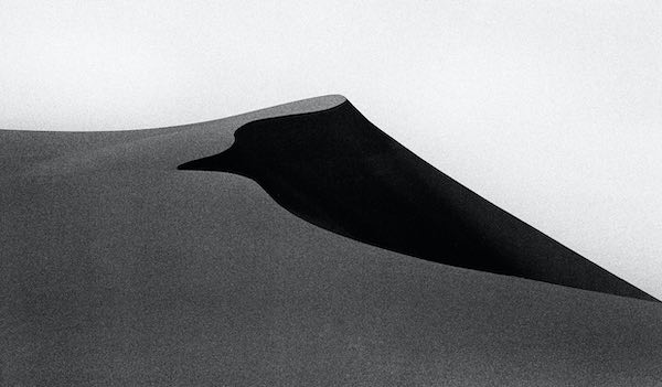 "Inhabited Deserts", viaggio fotografico nei più remoti deserti del mondo