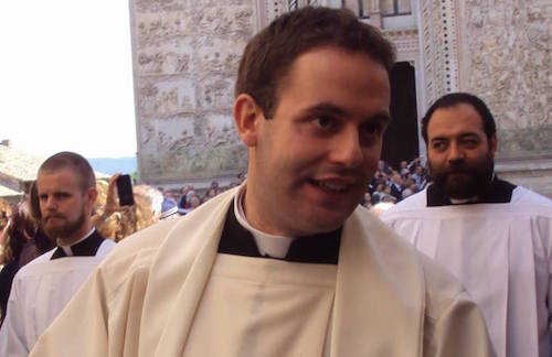 Don Danilo Innocenzi subentra a don Marco Nunzi alla guida della parrocchia di Sferracavallo