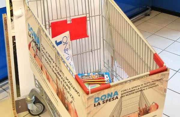 Raccolta di cancelleria per le famiglie in difficoltà nei punti vendita Coop Centro Italia