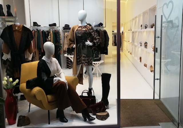 Sfilata di moda lungo Corso della Repubblica per Duedimè Concept Store