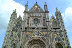 Il duomo di Orvieto nel mirino di terroristi 