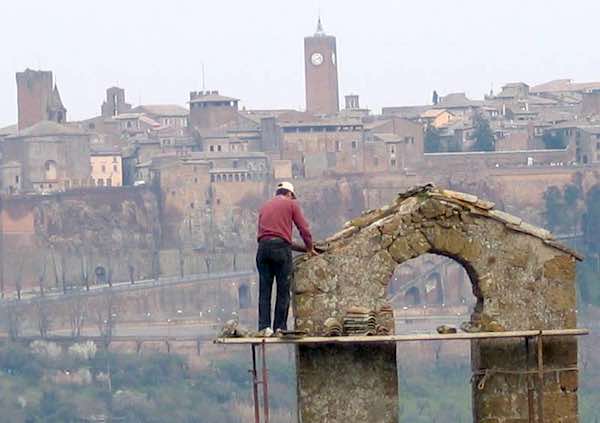 "Io non cado". Confartigianato e Inail insieme per prevenire gli infortuni nei cantieri edili
