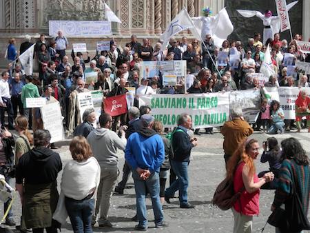 Basta eolico! In Piazza Duomo per manifestare la contrarietà allo scempio del paesaggio orvietano e italiano