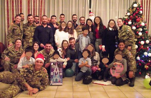 Serata di Natale con la Casa di Accoglienza "Sacra Famiglia" alla Caserma "Soccorso Saloni"