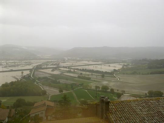 L'alluvione guasta la festa alla 25° Mostra del Tartufo di Fabro