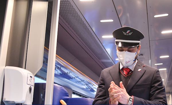 FS Italiane: "Viaggiare in treno nella Fase 2 dell'emergenza sanitaria"