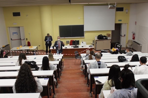 Scienze criminologiche e tecniche di indagine, esercitazione pratica con il generale Luciano Garofano